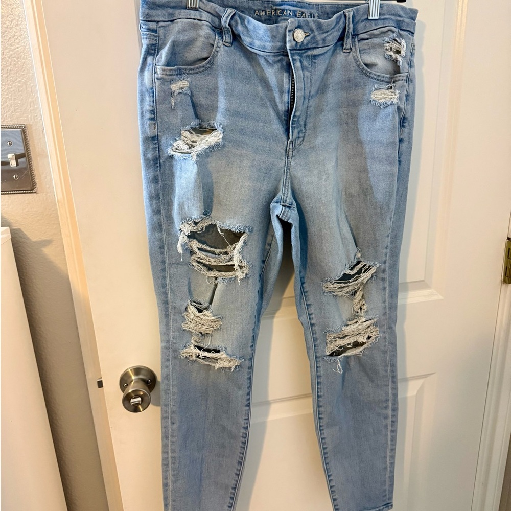 American Eagle Outfitters Light Wash Distressed Skinny Jeans